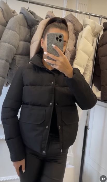 Куртка гарна від бренду Soab.