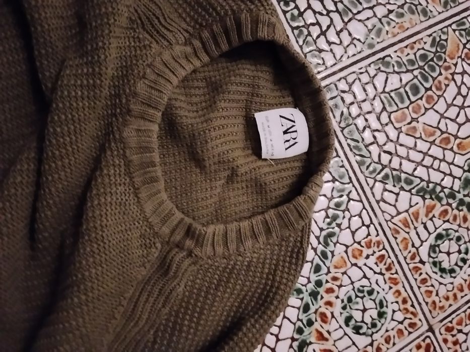Roupa usada de marca Zara e rh