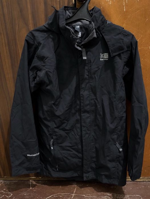 Чоловіча чорна куртка-вітровка Karrimor Urban Weathertite Jacket | Водонепроникна вітровка Карімор | Водовіштовхуюча трекінгова куртка Karrimor |