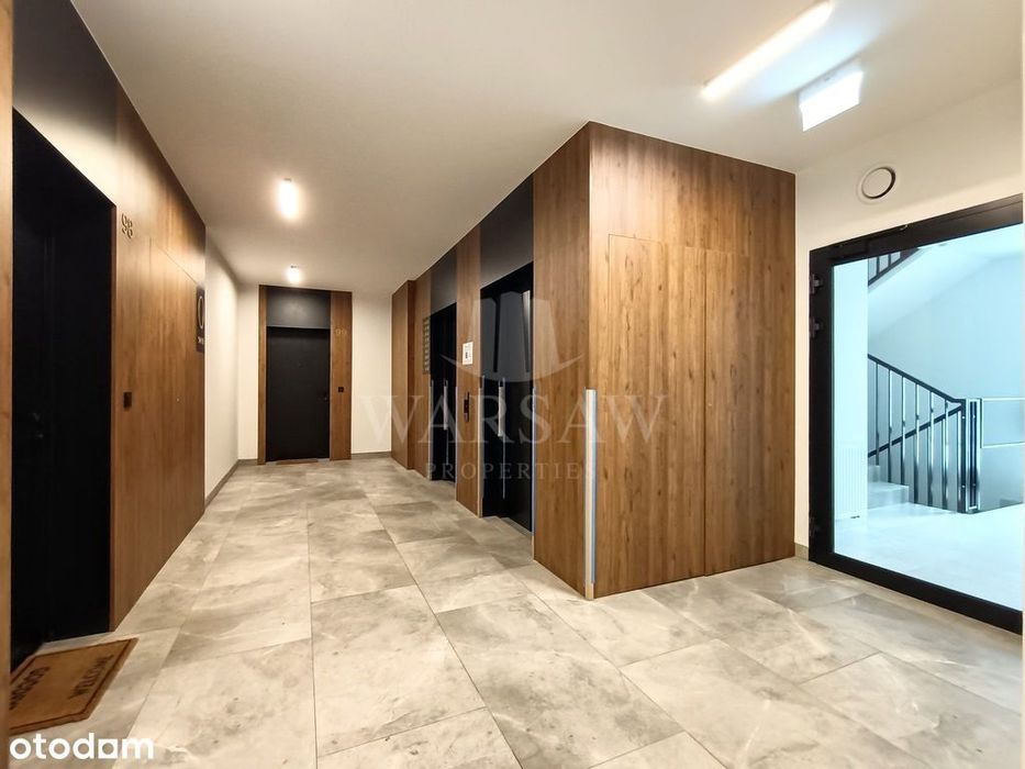 Redutowa: zupełnie nowe studio z balkonem