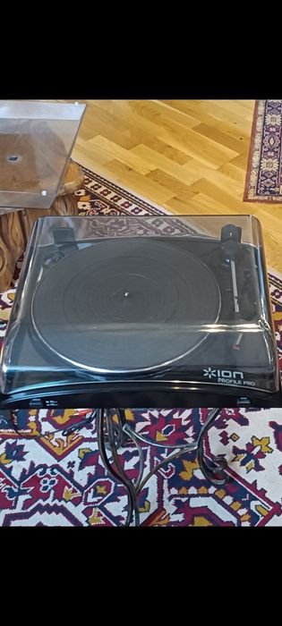 Проигрыватель винила.