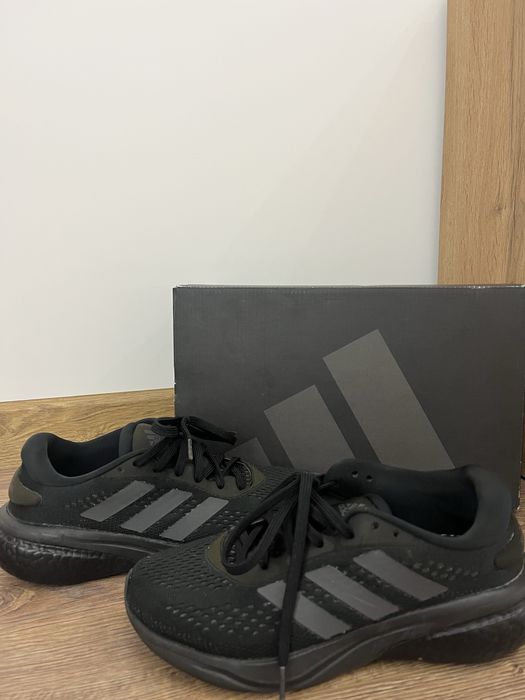 Продам оригінальні кросівки адідас
