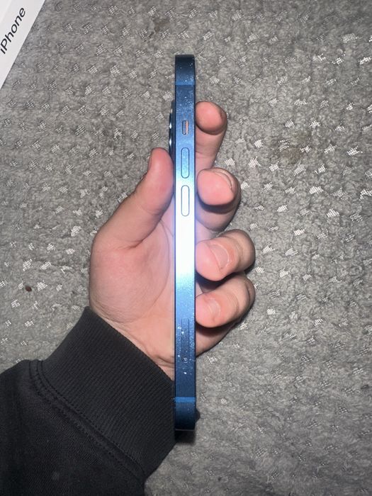Iphone 13 niebieski