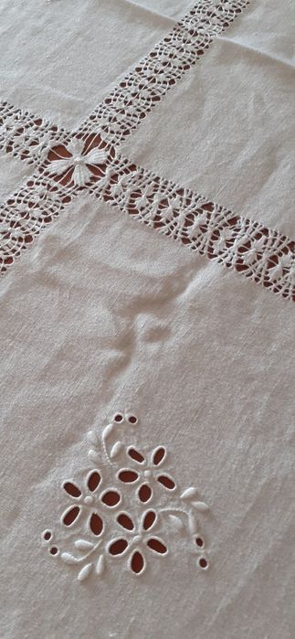Lindíssima Toalha Linho-Grande, Bordados Manuais