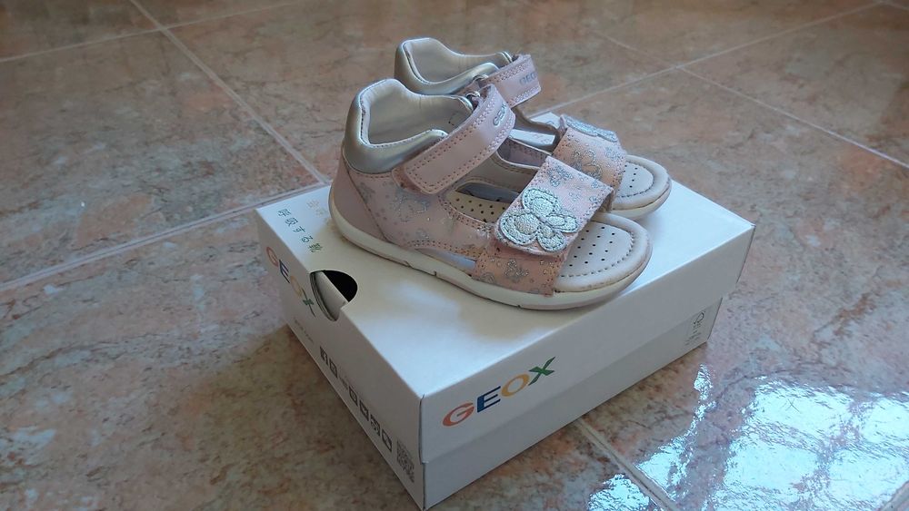 Sandálias Geox - tamanho 24