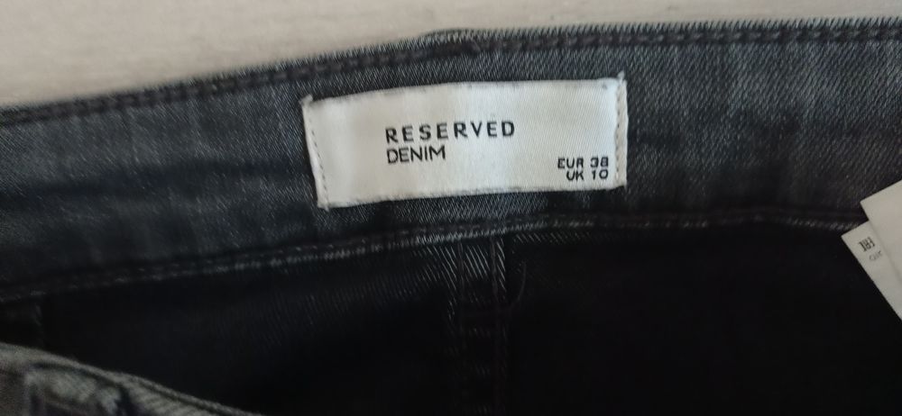 Spodnie dżinsowe Reserved r 38