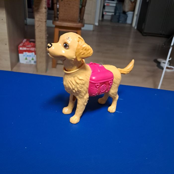 Figurka pies z barbie