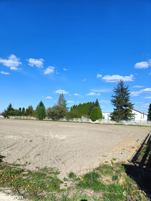 Działka budowlana 1200m² z mediami na sprzedaż