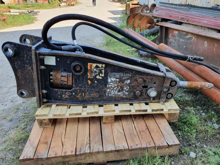 Гідромолот для екскаватора CAT H70
