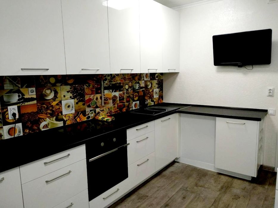 Сдам длительно 3-х комн квартиру в ЖК. Нагорный ул Дюковская центр