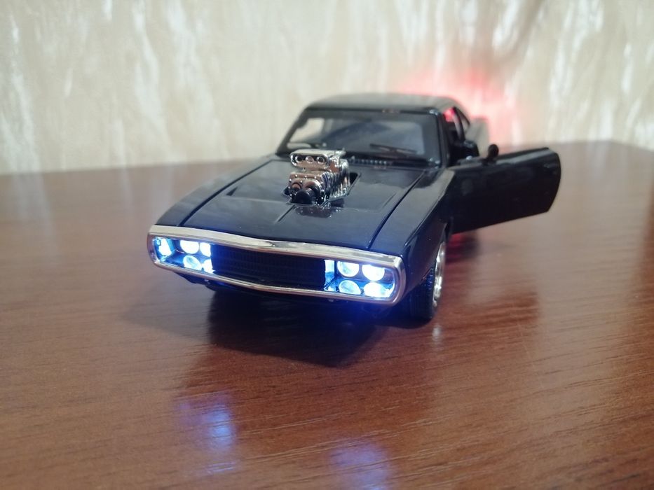 Моделька Dodge Challenger,Nissan GTR34 Skyline, Porsche 911,Bugatti