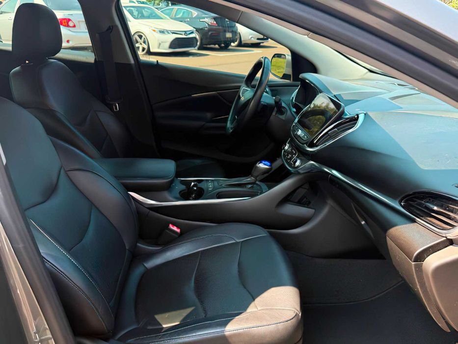 Chevrolet Volt Premier      2017