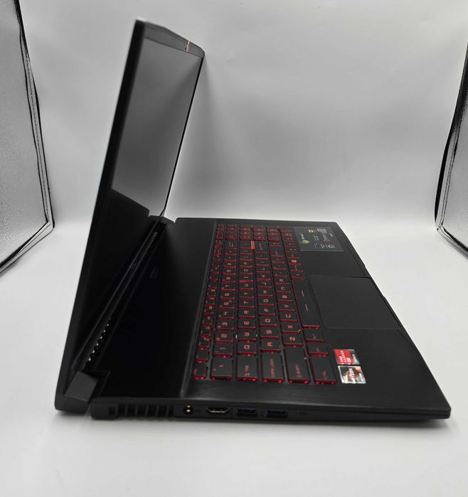 Laptop MSI MS-17FK Bravo 17 Amd Ryzen 5 4600H 16/500GB RX 5500M