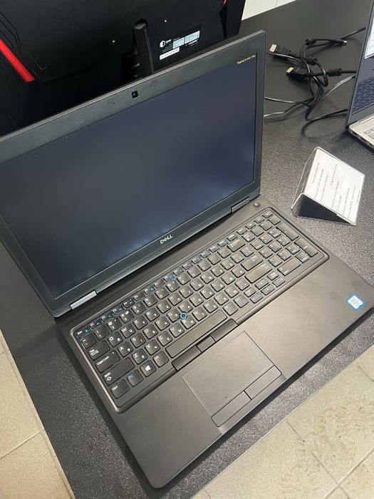 Ноутбук Dell Latitude 5590