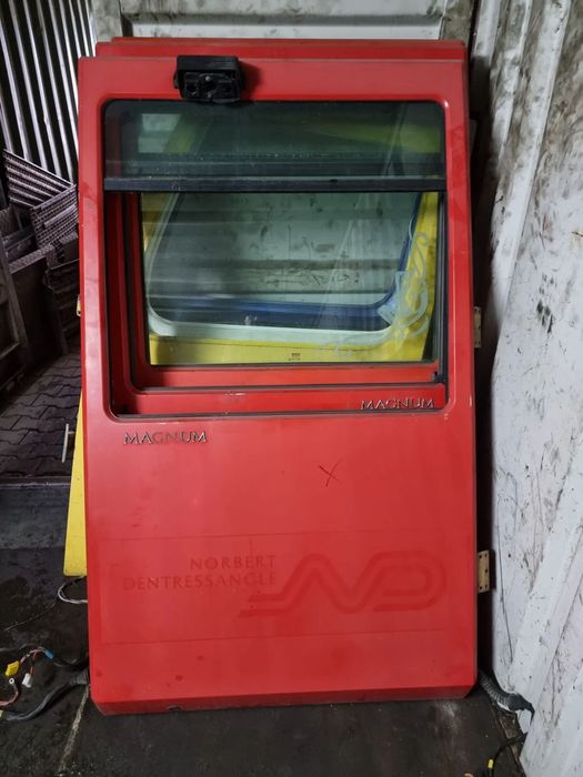 DRZWI PRAWE RENAULT MAGNUM DXI