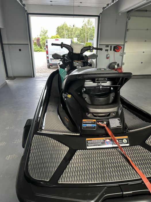 Skuter wodny Kawasaki STX160X 2021r zarejestrowany 45mth