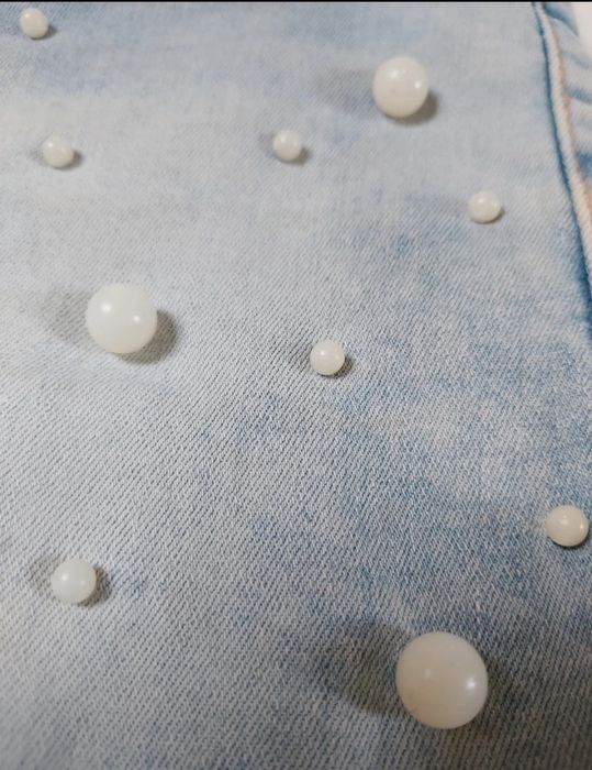 Jasno niebieskie spodenki dżinsowe z perełkami Miss RJ S 36