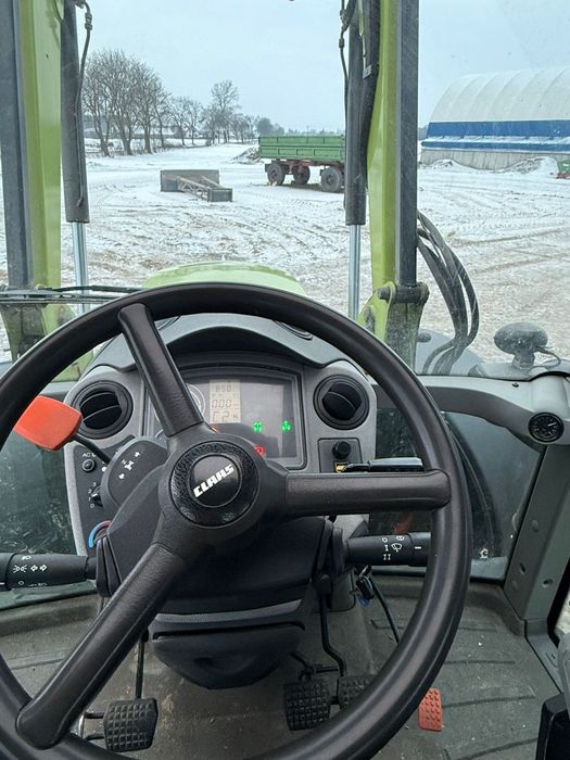 Claas arion 640.
