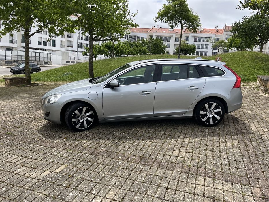 Volvo V60 D6 Híbrido Diesel  Valor negociavel!