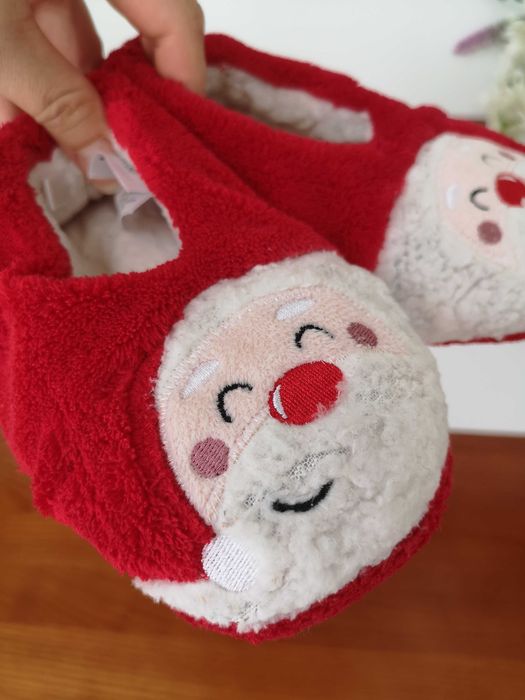 Bambosze Kapcie dziecięce z Mikołajem r.27/30 KappAhl