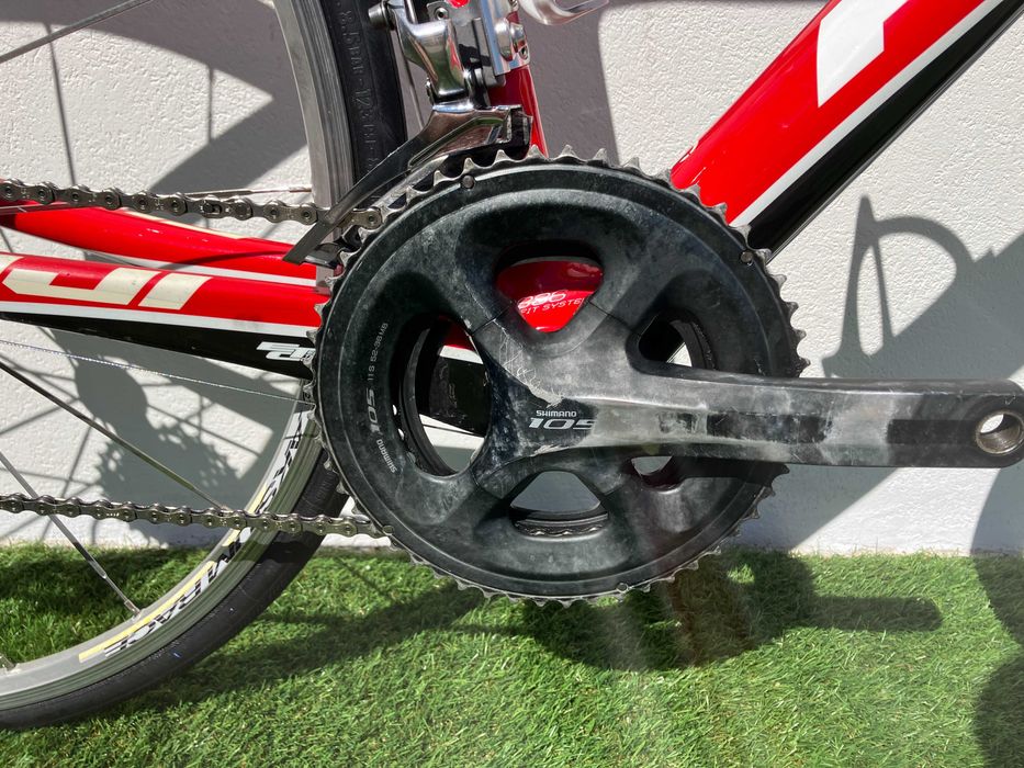 Fuji Carbono Shimano 105