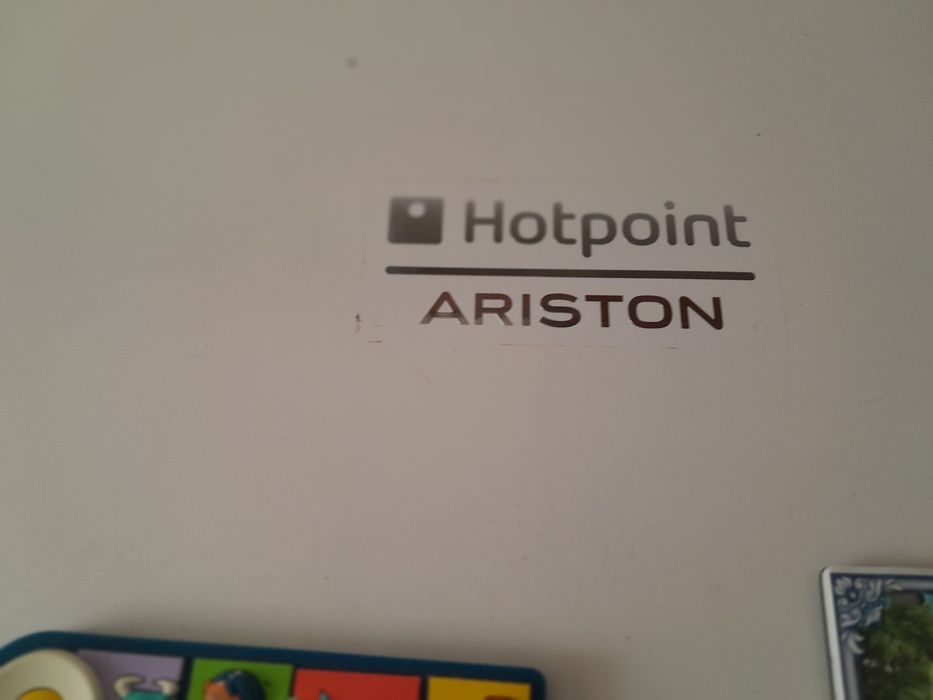 Vendo acessórios frigorífico (combinado) da marca Ariston-Hotpoint