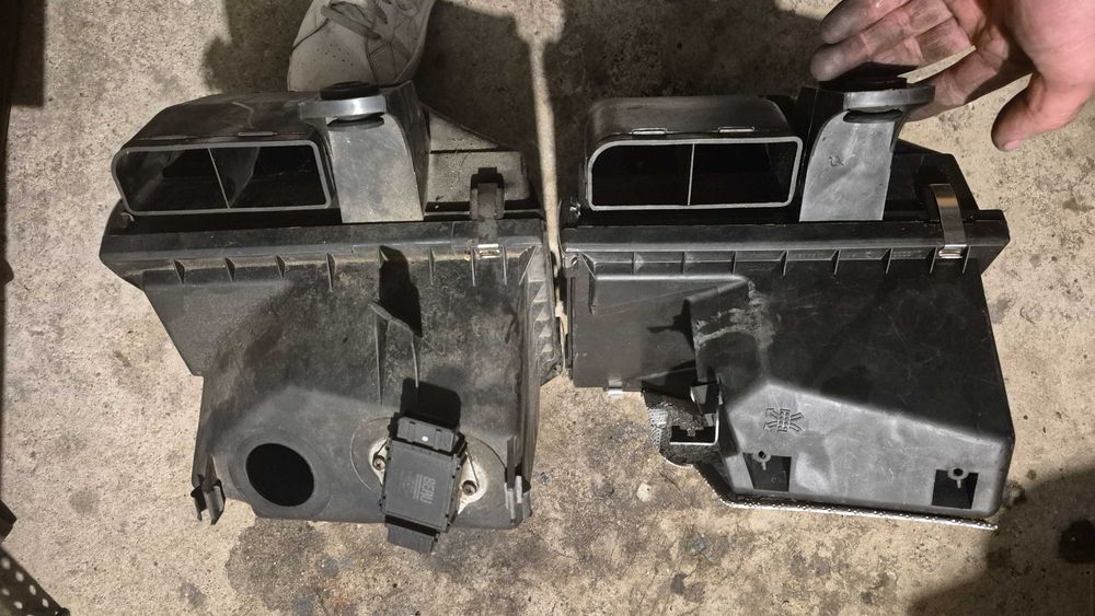 AUDI A4 B5/A6 C5/PASSAT B5 - Caixas de filtro ar originais Impecáveis