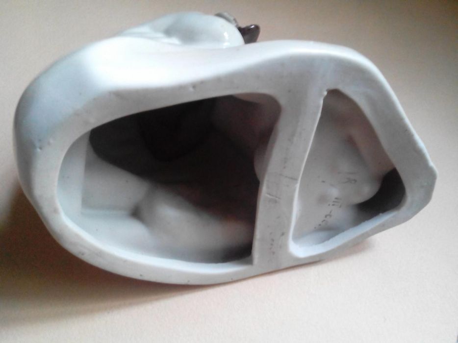 Зимняя рыбалка  скульптура фарфор 1966г. Сысерть СССР,