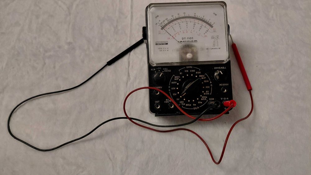 Multímetro Analógico da Marca Unisound Modelo DT - 1103