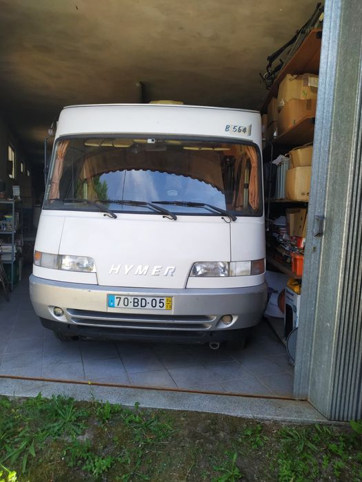 Autocaravana célula hymer. Motor 2500 CC turbo diesel. Fiat 230 versão especial.
233486Km.