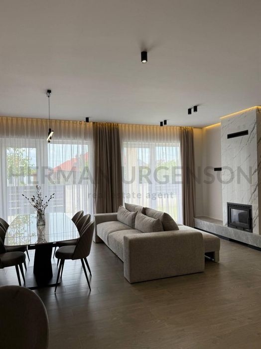 Продаж дуплексу 175 м.кв / 3.5 сотки / Ужгород, р-н Садовий