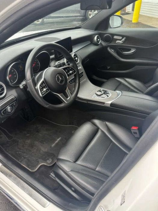 Mercedes-Benz C300      2019