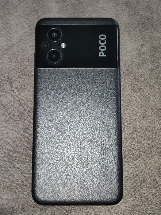 Poko M5 6/128 з коробкой, чехлом и зарядкой