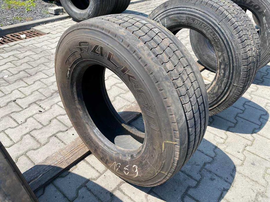 Opona używana ciężarowa przednia 245/70R17.5 FALKEN RI151 / 9-10mm