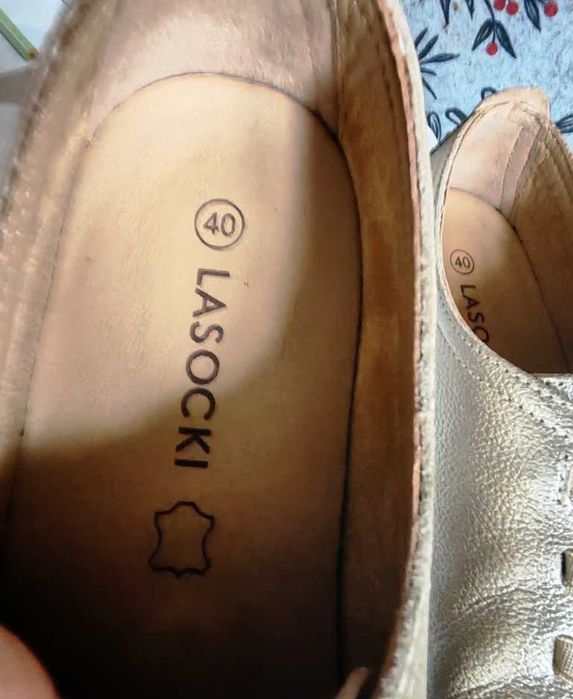 Złote skórzane espadryle Lasocki 40
