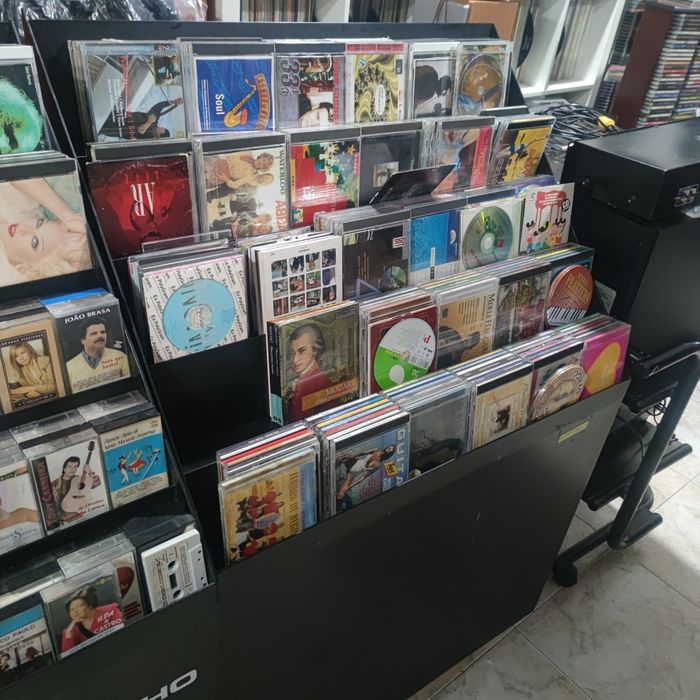 Expositor com 250 cd