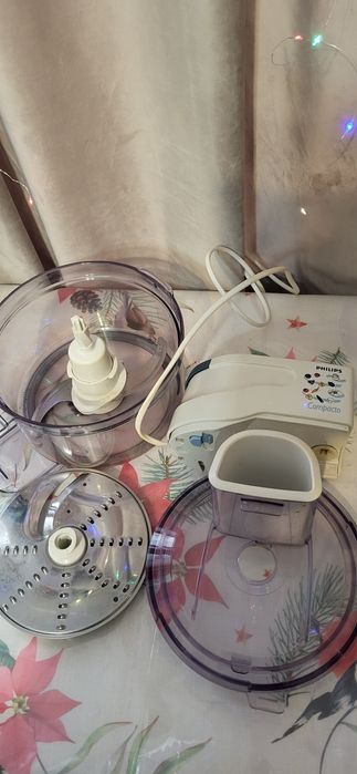 Продам кухоний комбайн philips