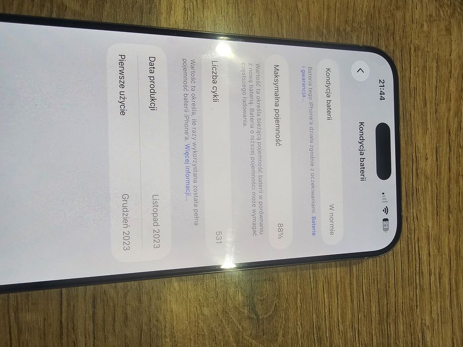 Iphone 15 pro max bateria 88%