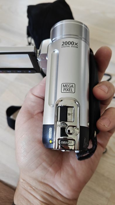 Відео камера canon fs100e