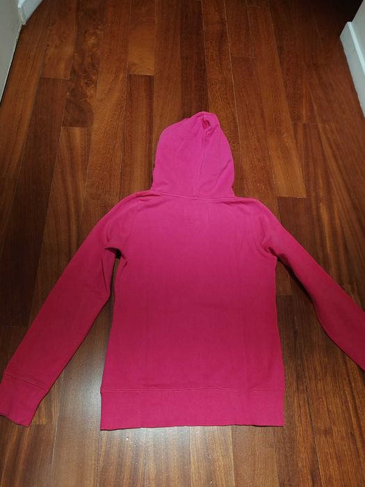 Camisola com capuz cardada da marca H&M. Nova.