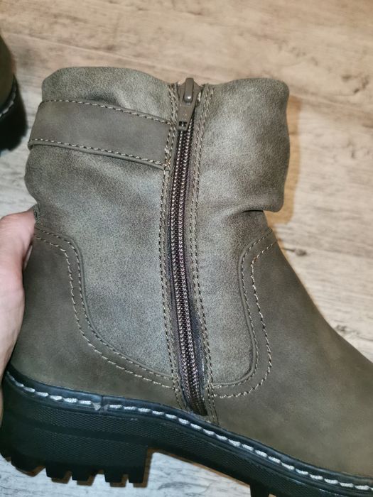 Zestaw botki, mokasyny, 4 książki, koszulka, 2 xlegginsy