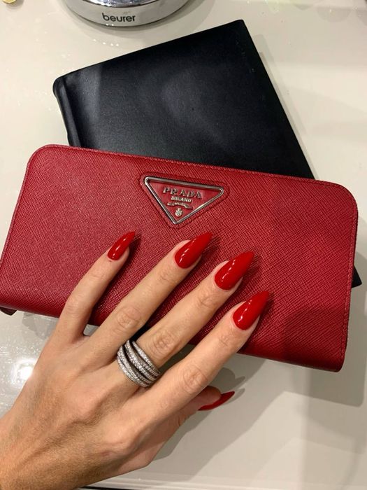 Prada Кошелек из канваса в оригинале пыльник и коробка есть
