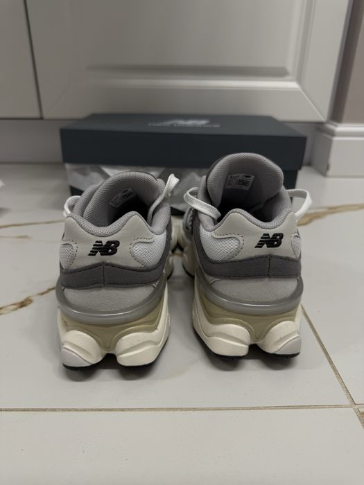 Кросівки NEW BALANCE MODEL 9060 37 розмір