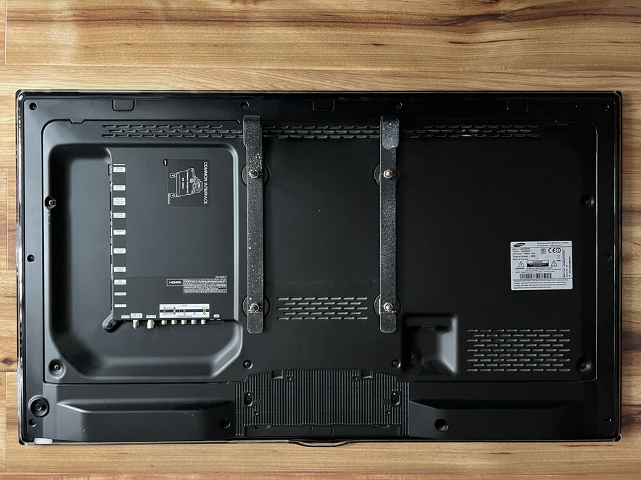 Telewizor Samsung + Dekoder DVB-T2 Skymaster + Uchwyt ścienny