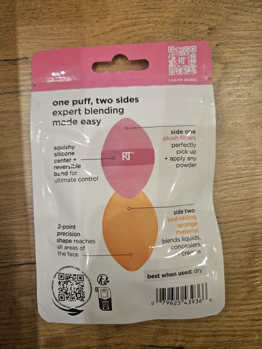 Real Techniques Miracle 2 in 1 powder puff gąbka do makijażu