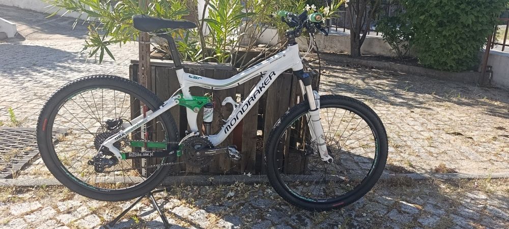 Bicicleta Mondraker suspensão total