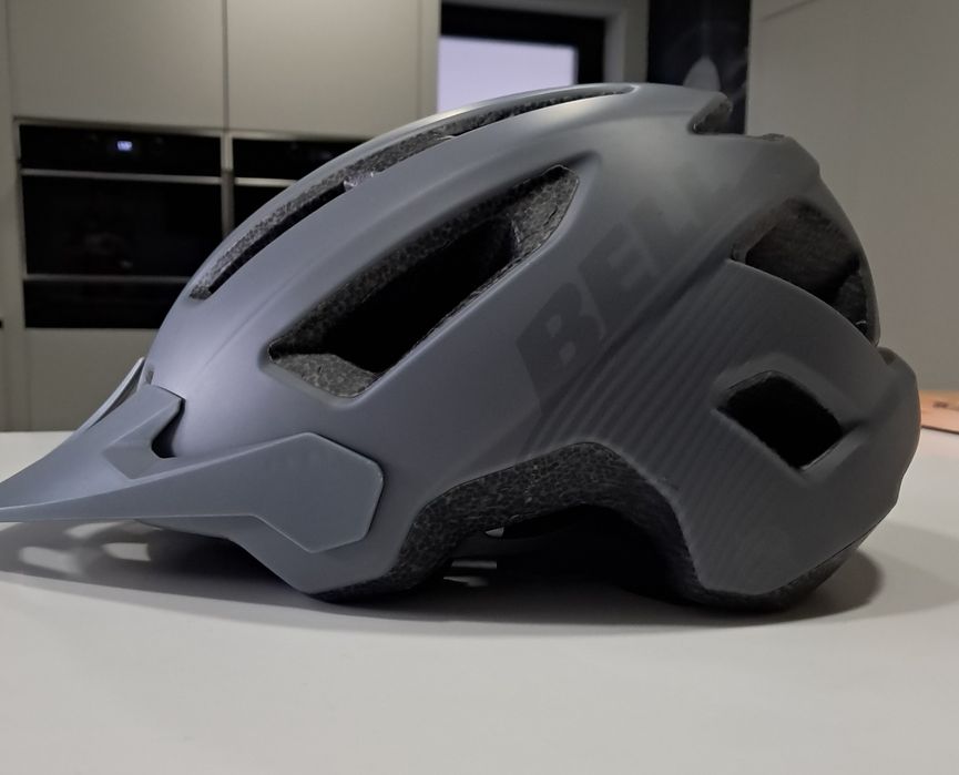 Capacete Influx Bell - MIPS cor cinzento