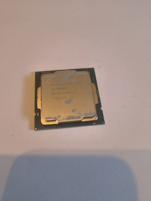 Procesor Intel Core i5-10500T (6 rdzeni / 12 wątków).