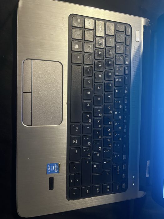 Laptop hp z ładowarką