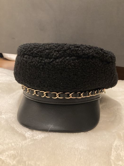 Kaszkiet zimowy czapka z daszkiem łańcuchem steve madden 56 cm